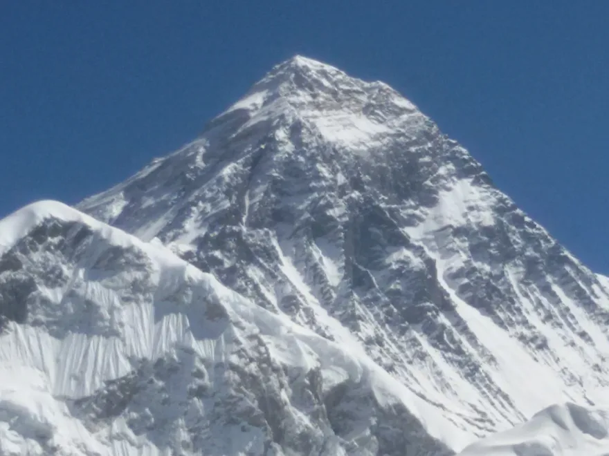 EVEREST BESE CAMP - GOKYO LAKE TREKKING – 18 DAYS