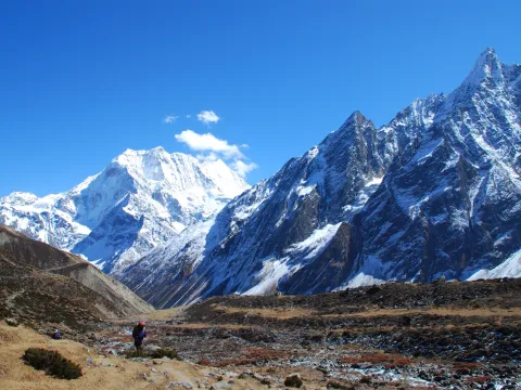 Panoramic view of snow-covered Himalayan peaks on the Manaslu Circuit Trek in Nepal