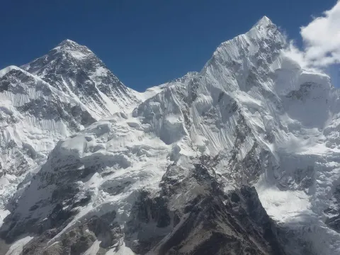 MYTHS AND TRUTHS ABOUT MOUNT EVEREST